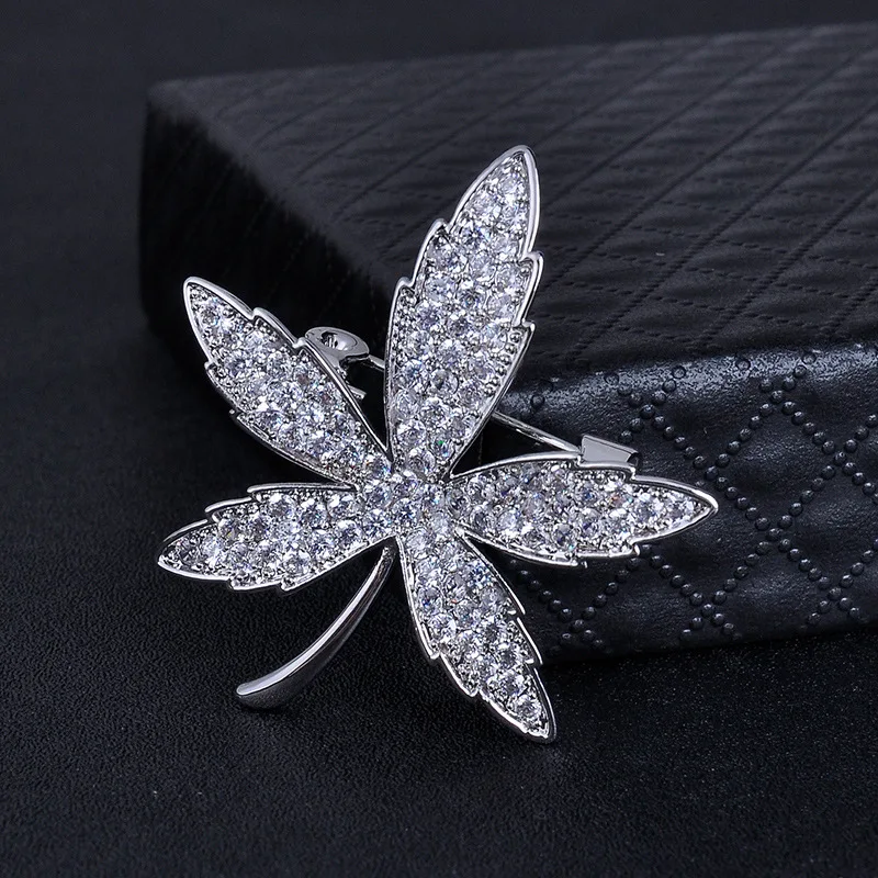 

Fashion New Style Zircon MORI Series Maple Leaf, Leaves Brooch Women's Elegant Scarf Buckle pi jian kou Brooch Overcoat Accessor