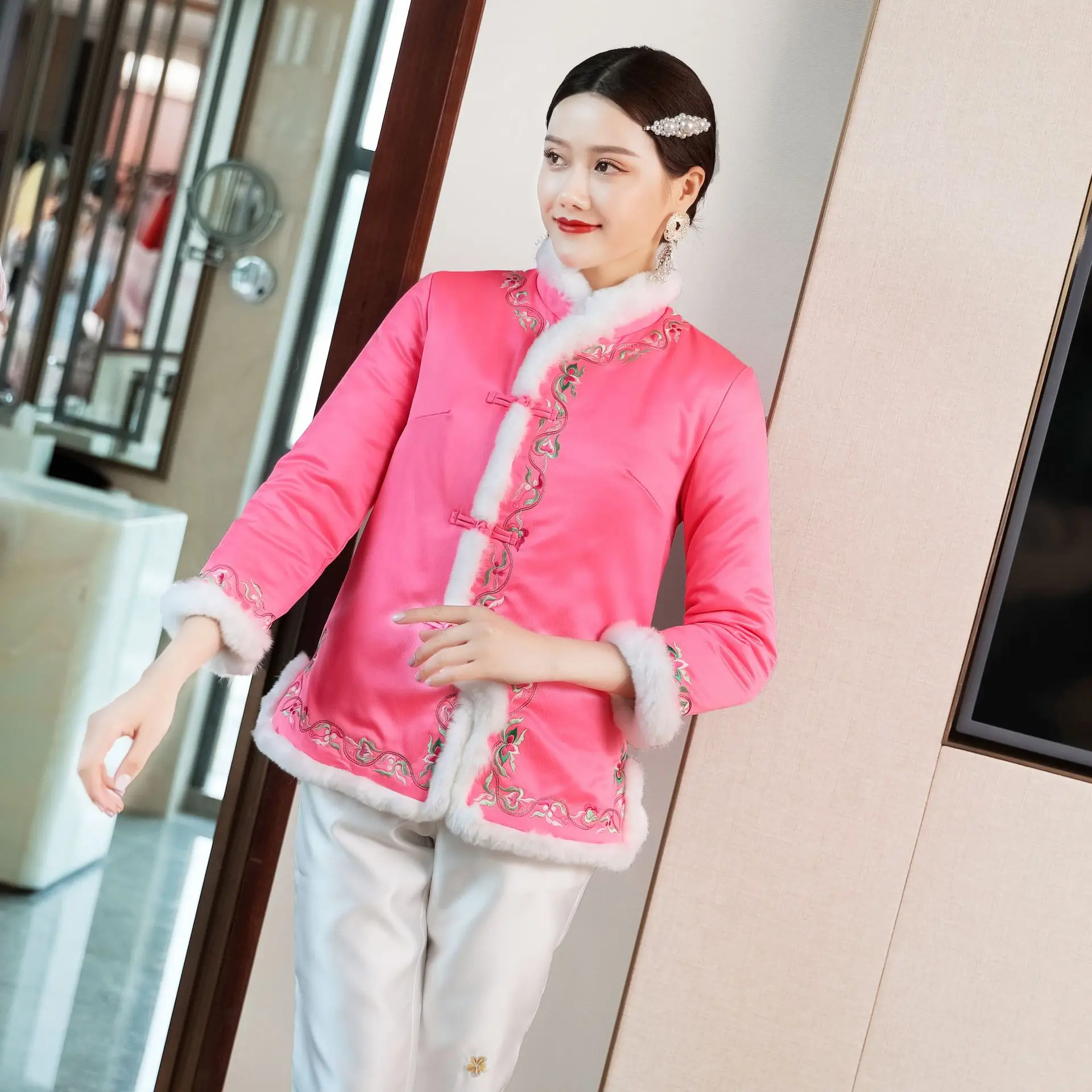 

2019 Winter Ethnic-Style Cotton-padded Clothes Women's Machine Embroidery Embroidered with Rex Rabbit Fur Cotton Coat Short Cott