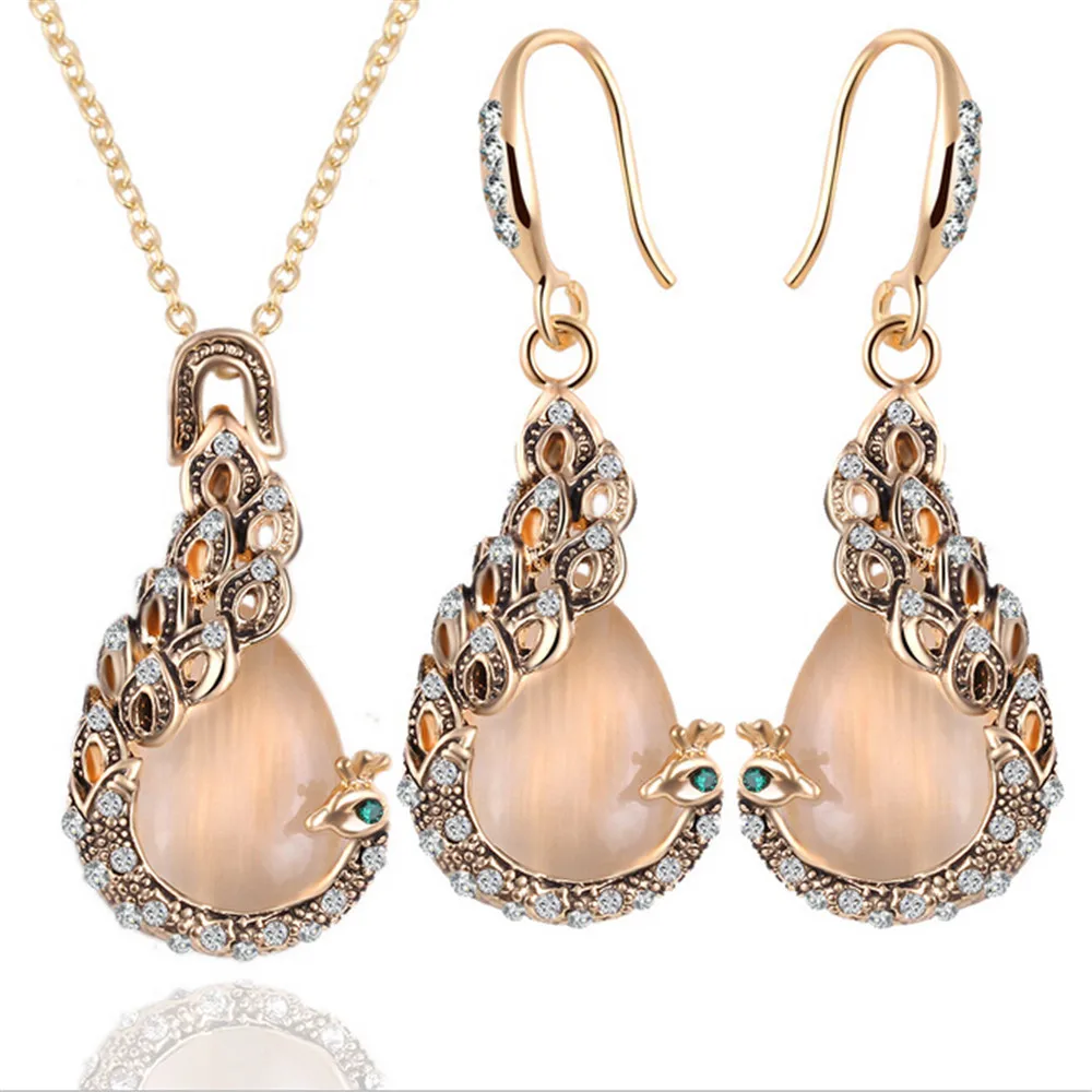 

Europe And America Fashion Parts Creative Peacock Gemstone Necklace And Earrings Suite Marriage Banquet Wedding Accessories