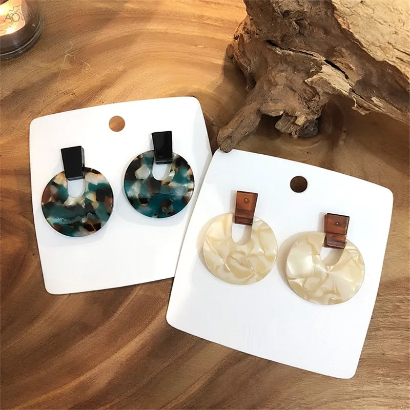 

AOMU Simple Resin Round Circle Temperament Color Contrast Geometric Stud Earrings for Birthday Gifts Party Wedding Jewelry