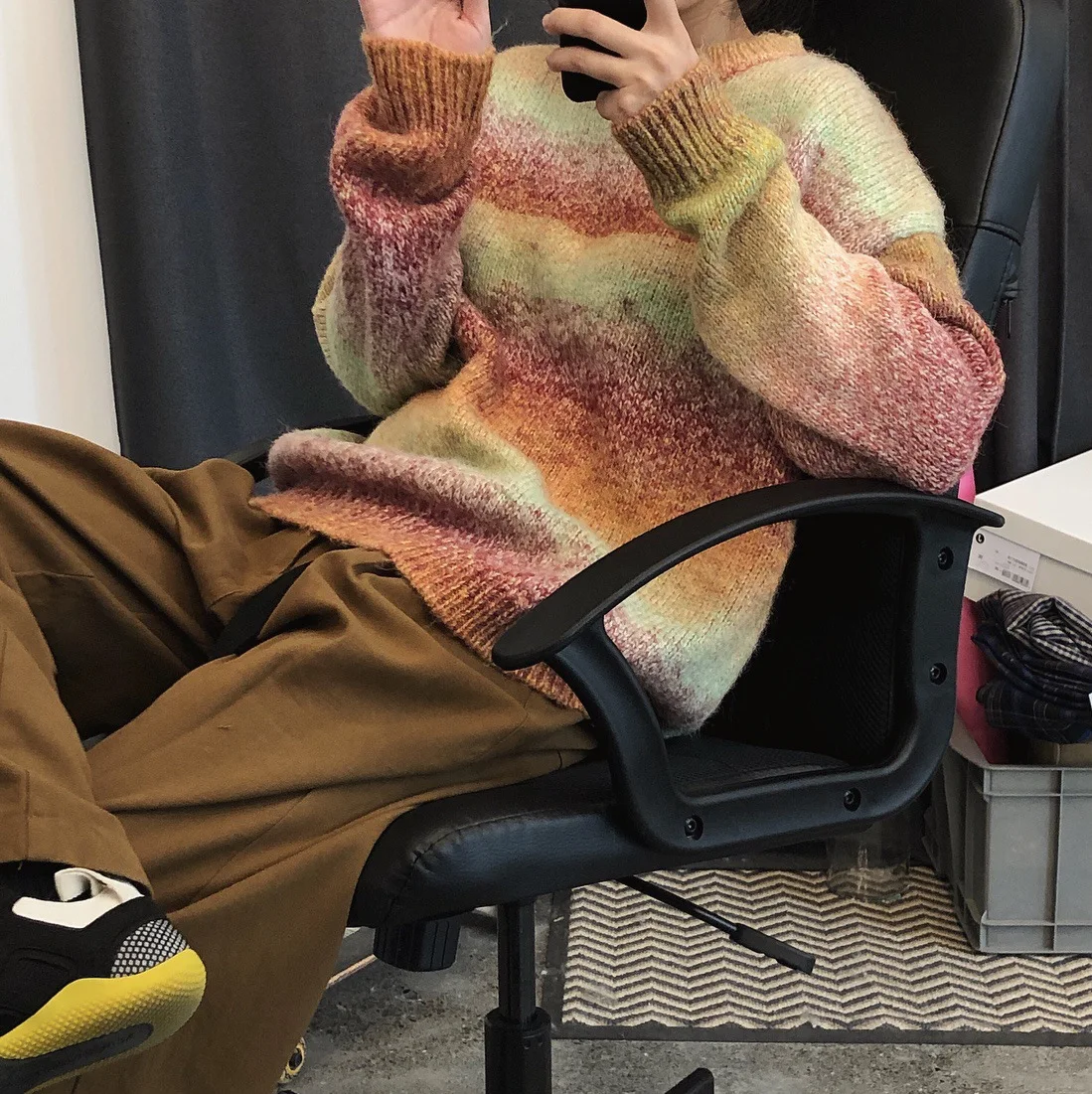 

Fall 2019 New Lazy Oil Painting Sensitive Sweater Loose Head Slender Gradual Color Top Thick Woman Sweater
