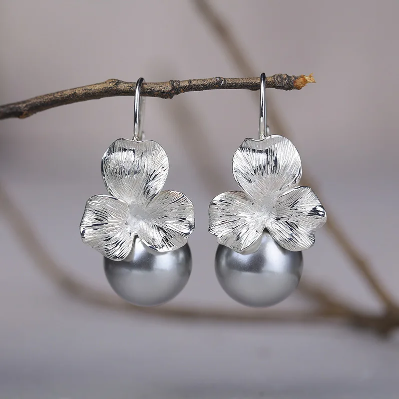 

S925 Pure Silver Shell Pearl Has Fine Earrings Small Flower Earrings Web Celebrity Personality Hipster Fine Earrings