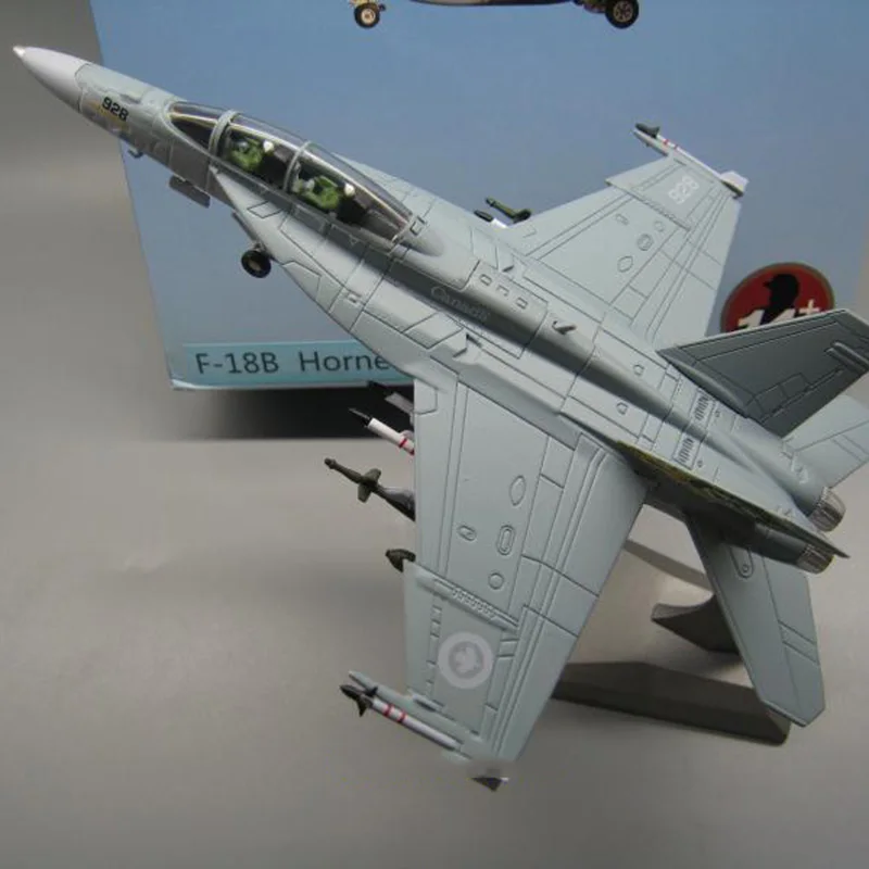 Литая металлическая модель самолета F 18 игрушки в масштабе 1/100 Канады