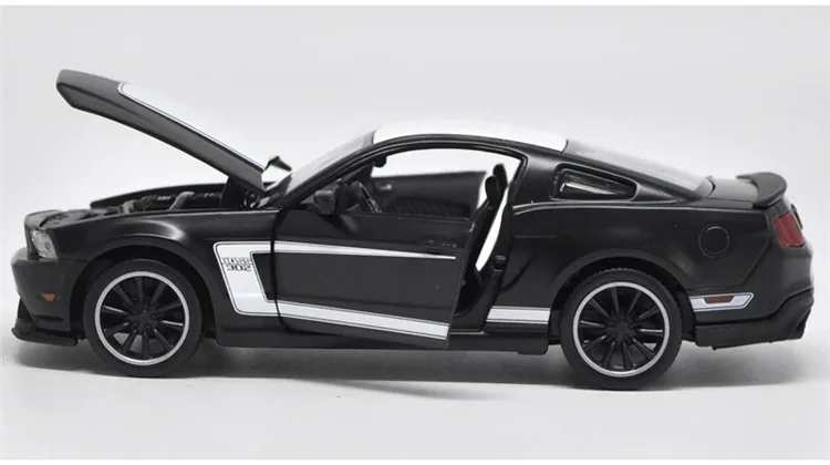 Изысканная серия 1:24 Ford BOSS 302 модель сплава, моделирование литья под давлением Расширенная коллекция и Подарочное украшение