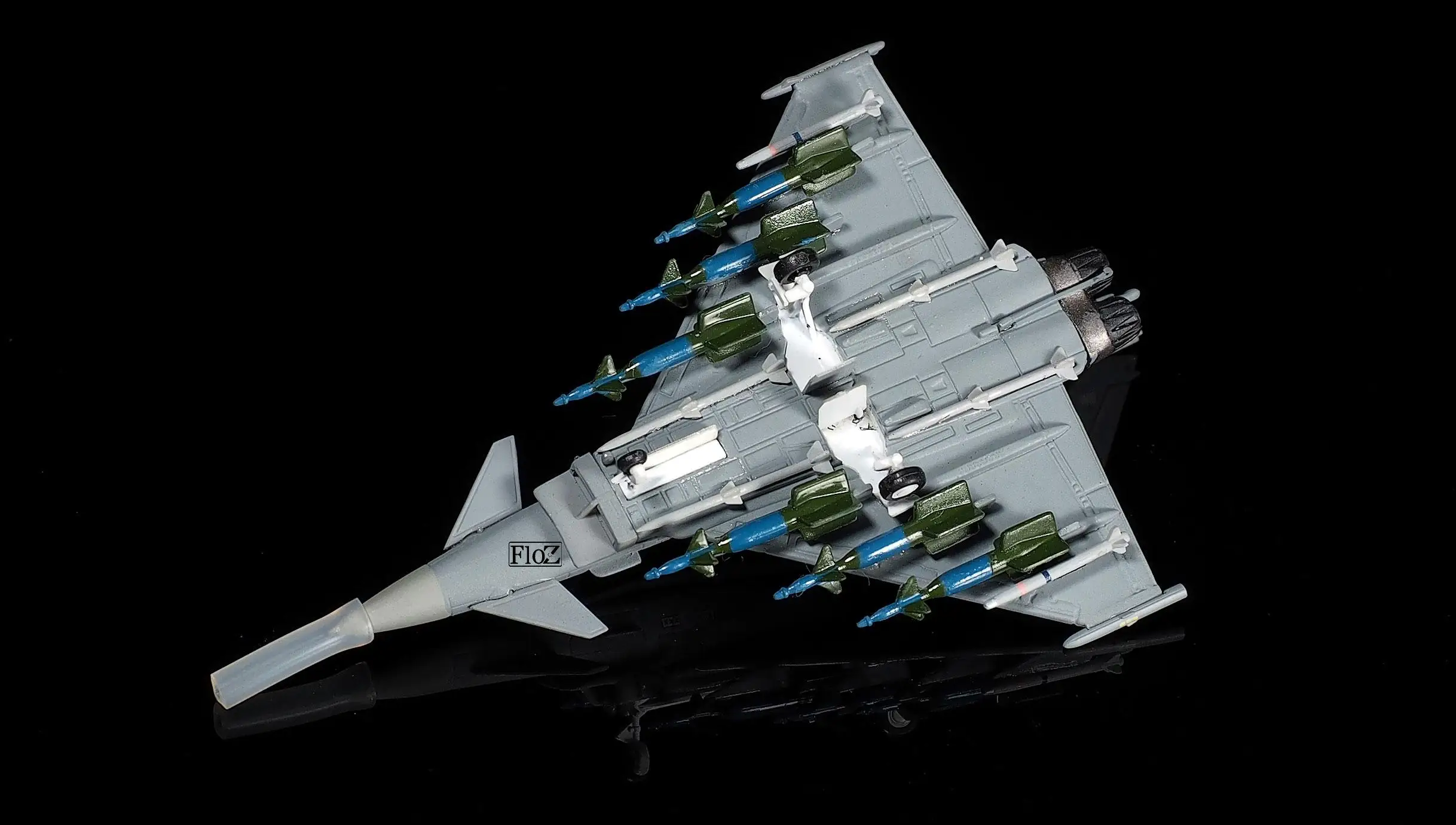 Королевская военно-воздушная сила Eurofighter ZJ921 1/200 литая модель самолета Hogan