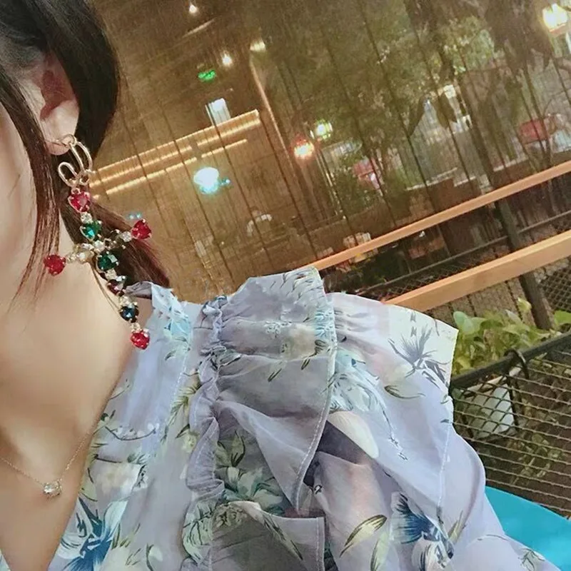 MENGJIQIAO новые зимние корейские цветные серьги в форме сердца с кристаллами для женщин с меховым помпоном модные асимметричные серьги