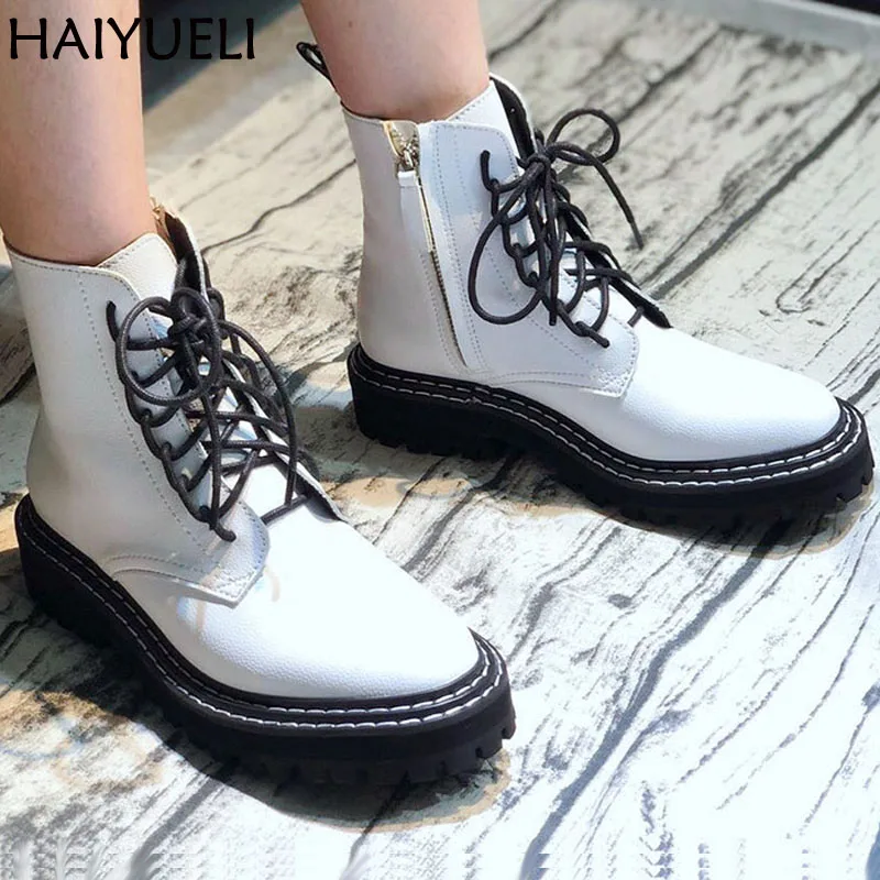 Красные ботинки; модные ботинки Martens на низком каблуке со шнуровкой; женские ботильоны; ботинки в байкерском стиле в стиле панк; Цвет зеленый, белый, черный
