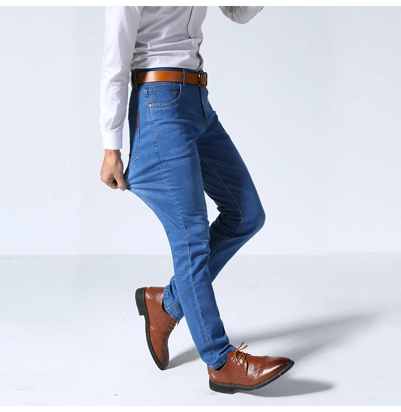 Летний мужской тонкий светильник джинсы Бизнес повседневные Стрейчевые тонкие джинсы светильник синие брюки мужские Брендовые брюки размера плюс
