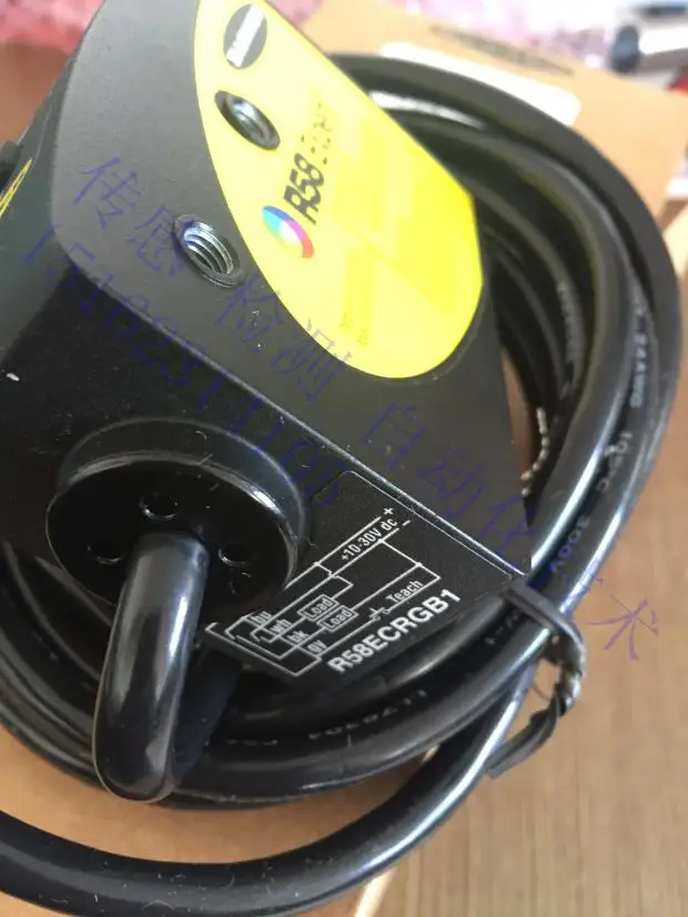 

Original spot R58ECRGB1 R58ECRGB2 color mark sensor R58Expert