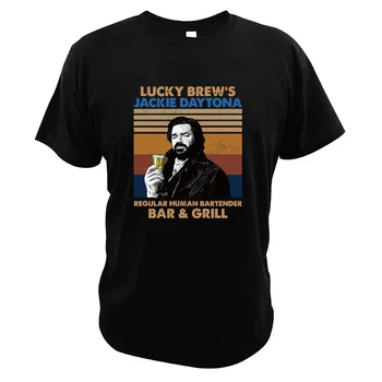 

Lucky Brew's Jackie Daytona Regular Human Bartender Bar And Grill T-Shirt What We Do In The Shadows Vintage EU Size Clothing