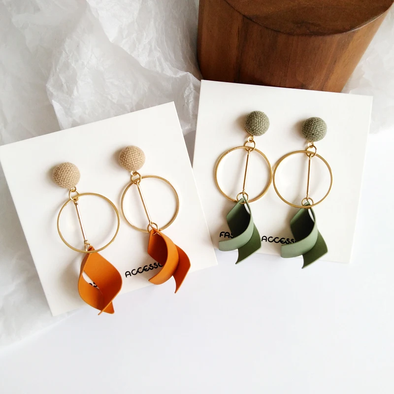 

Round Earrings korean Metal tassel earrings long personality wavy stud earrings Classic statement earrings for women jewelry