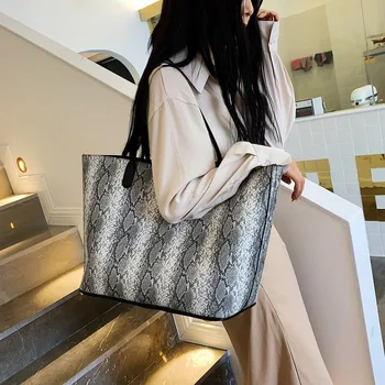 

DORANMI Serpentine Pattern Casual Totes Bags For Women 2019 Large Capacity Composite Handbag Female Leather Shoulder Bag CBB258