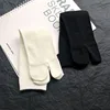 Blanc laiteux coton peigné Tabi chaussettes femmes couleur unie court noir deux orteils chaussettes femme coréen japonais Harajuku fendu orteil chaussette ► Photo 1/5