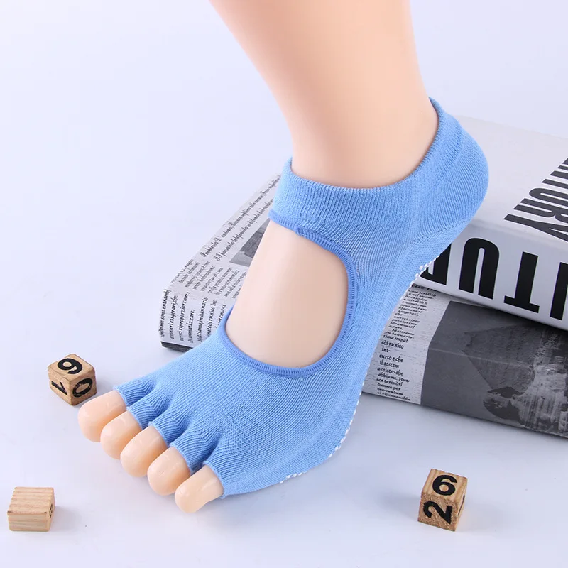 Women Yoga Backless Five Toe Anti-Slip Ankle Grip Socks Backless Silicone Non-slip Dance Gym Fitness Yoga Pilates Cotton Socks - Цвет: C