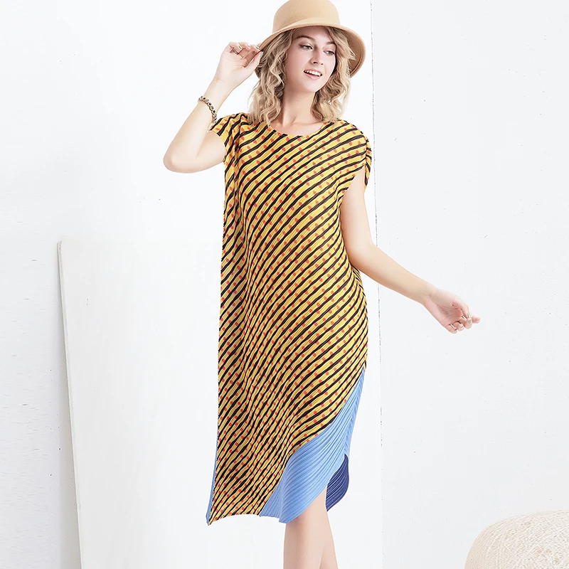 Changpleat новые летние женские платья с волнистыми полосками Miyake плиссированные модные дизайнерские платья с принтом с круглым вырезом большого размера D21