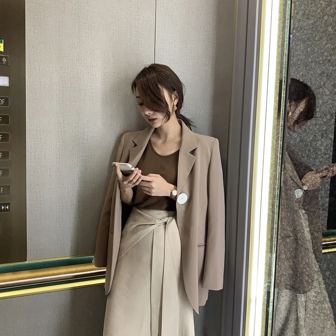2019 New Autumn Leisure Loose Small Suit Coat Retro Notched Single Button Women Jackets and Coats Suit 2019 New Autumn Leisure Loose Small Suit Coat Retro Notched Single Button Women Jackets and Coats Suit