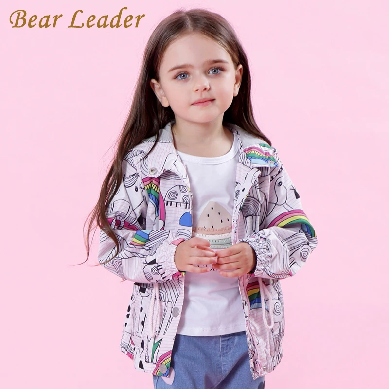 Bear Leader/пальто для девочек новые осенние детские куртки для девочек модные пальто с героями мультфильмов верхняя одежда с длинными рукавами и капюшоном Одежда для детей от 3 до 7 лет