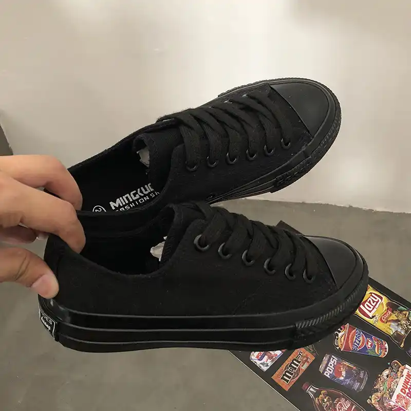 basic canvas shoes
