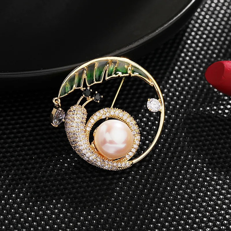 High-grade Zircon Freshwater Pearl Brooch Women Cardigan Accessories Jewelry Fashion Animal Design Enamel Pin Snail Broche - Brooches -