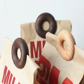 

INS Wooden food Clip Portable Storage Mini Sealing Machine Kawaii Donut Shape Sealing Machine For Food Snack Kitchen Gadgets