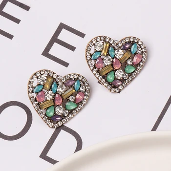 

FASHIONSNOOPS 2019 Hot Sale Colorful Crystal Heart Stud Earrings For Women Fashion Rhinestone Geometry Party Jewelry Brincos