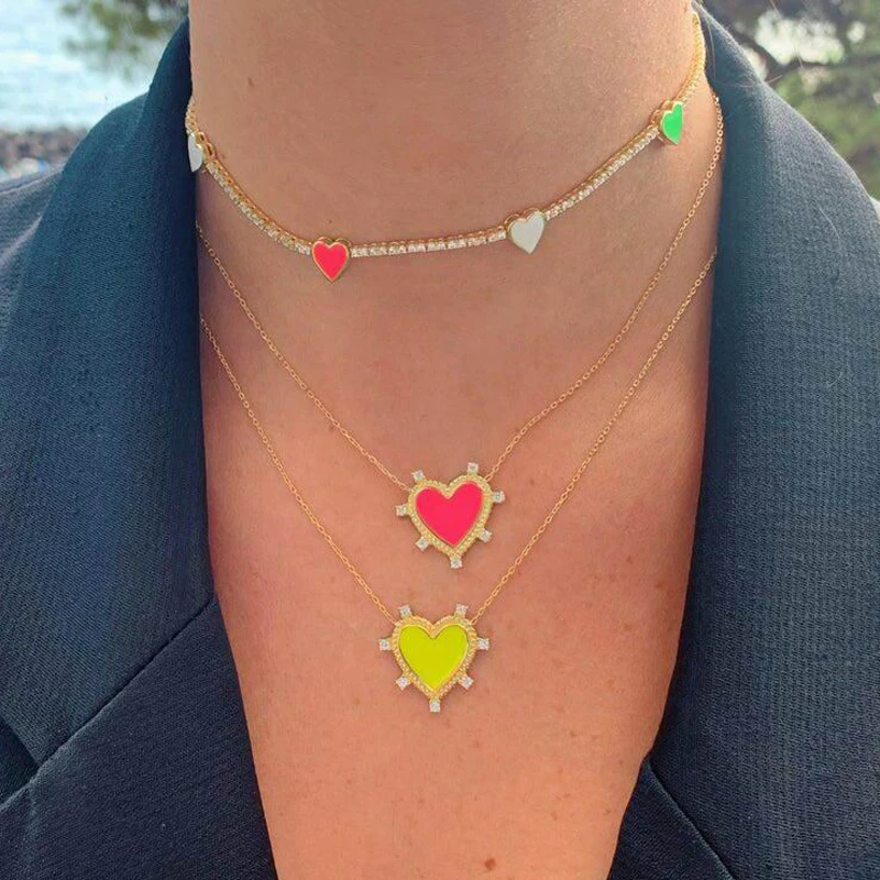 Ожерелье чокер женское с эмалью колье в форме сердца кубическим цирконием