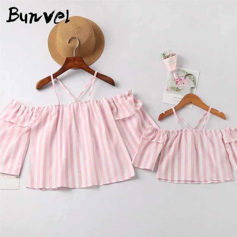 Bunvel/осенние одинаковые комплекты для семьи; футболка с длинными рукавами; одежда для мамы и ребенка; Одежда для маленьких девочек; рубашка в полоску - Цвет: Розовый