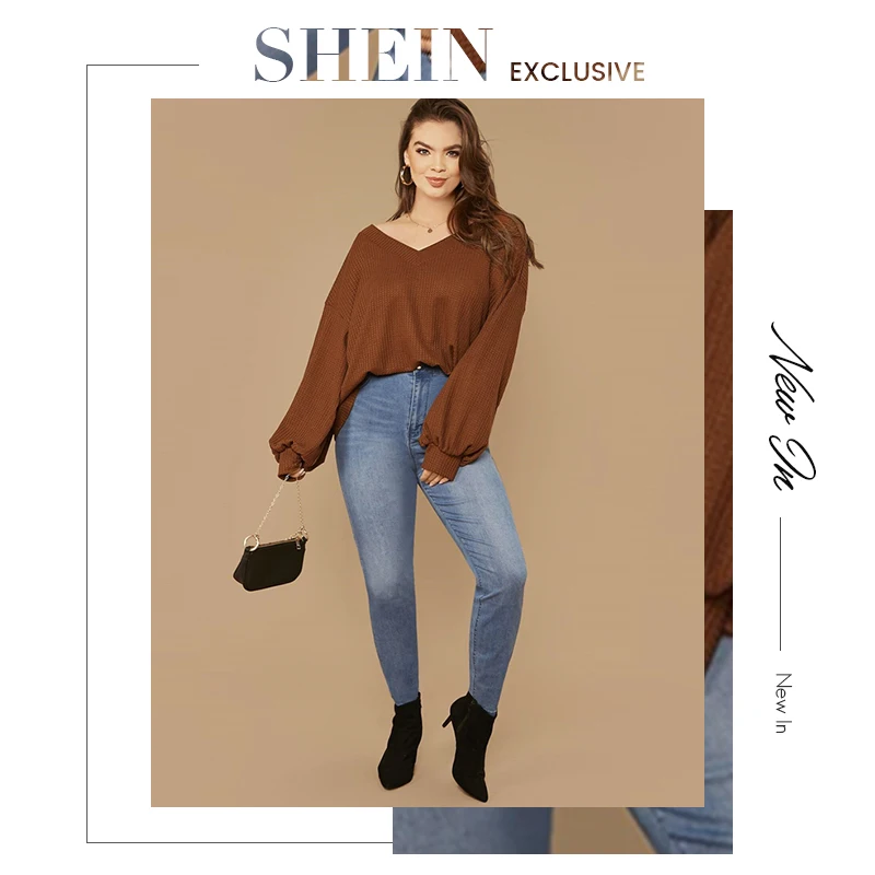 SHEIN размера плюс коричневый заниженной линией плеч Фонари рукав вафельный трикотажный топ Для женщин весеннее платье с длинными рукавами и v-образным вырезом, Повседневное футболки