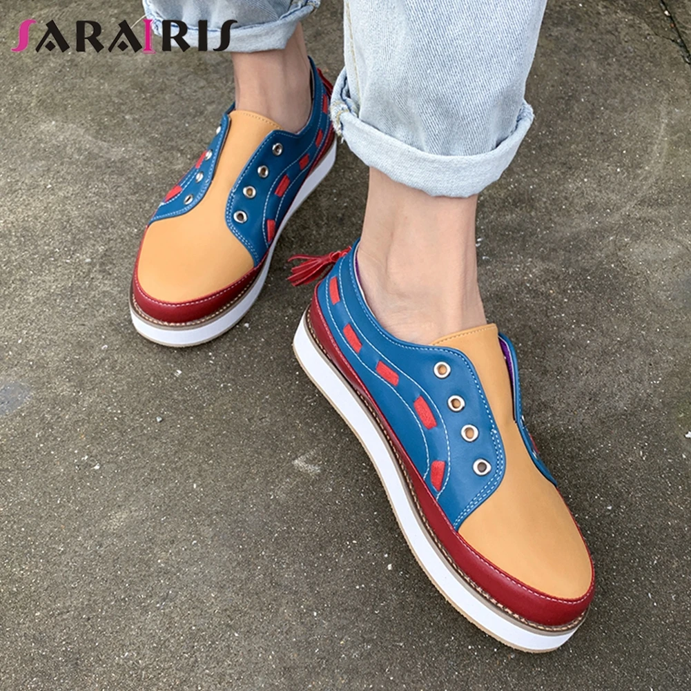 

SARAIRIS New Big Size 35-43 Ladies 2020 Casual Loafers Ins Hot Mixed Colors Flats Women Fashion Fringe Patchwork Shoes Woman