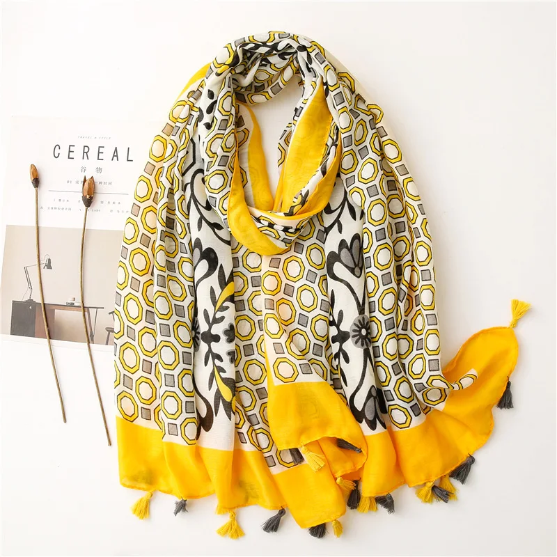 

2023 Fashion Autumn Women Viscose Scarf Aztec Ethnic Floral Tassel Hijab Shawls and Wraps Female Foulard Echarpe Muslim 180*90Cm