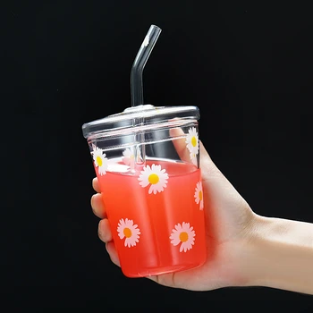 

300ML Cute Straw Mug Rural Style Strawberry Glass Cup Daisy Juice Cup Cold Drink Cup With Lid Straw Mug Ladies Flower Tea Mug