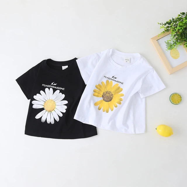 Camiseta de manga corta con flores de lentejuelas amarilla niña