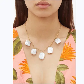

2019 new necklace simple European and American Brass gold-plated inlay natural abnormity pearl Pendant Long necklace for women