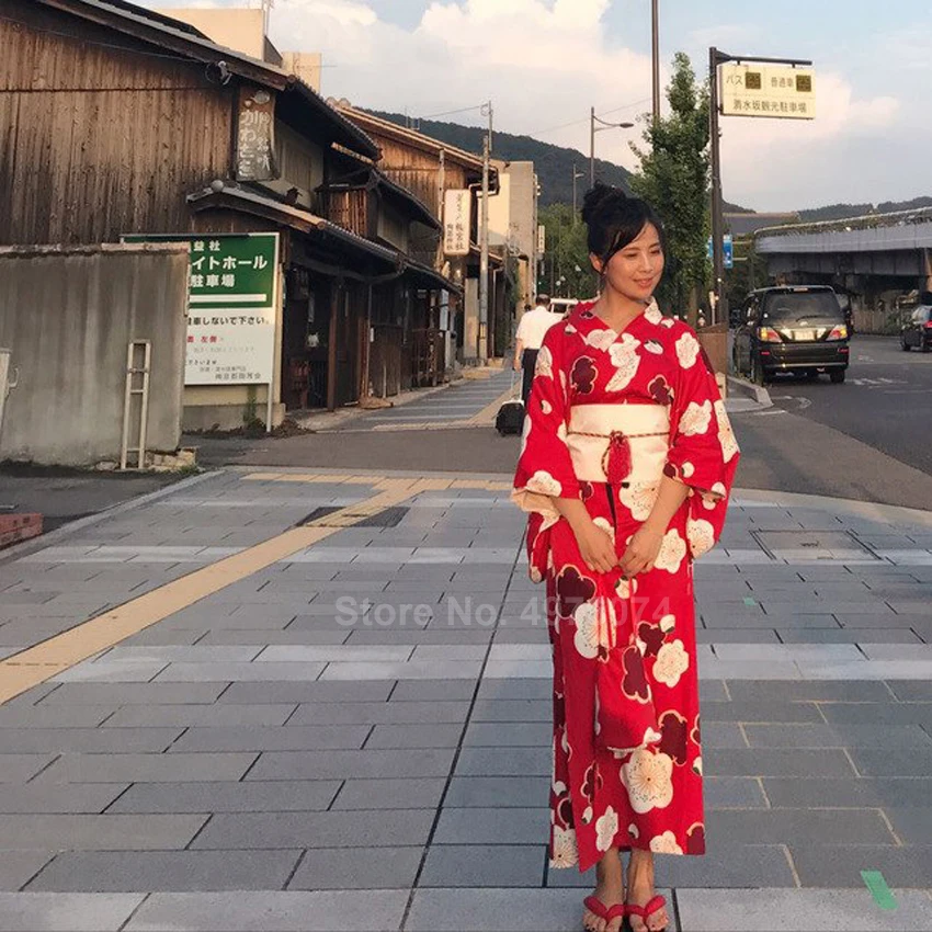 Vintage zijden kimono kamon veelkleurige Komainu Showa Amerikaanse verkoper Kleding Gender-neutrale kleding volwassenen Pyjamas & Badjassen Jurken 