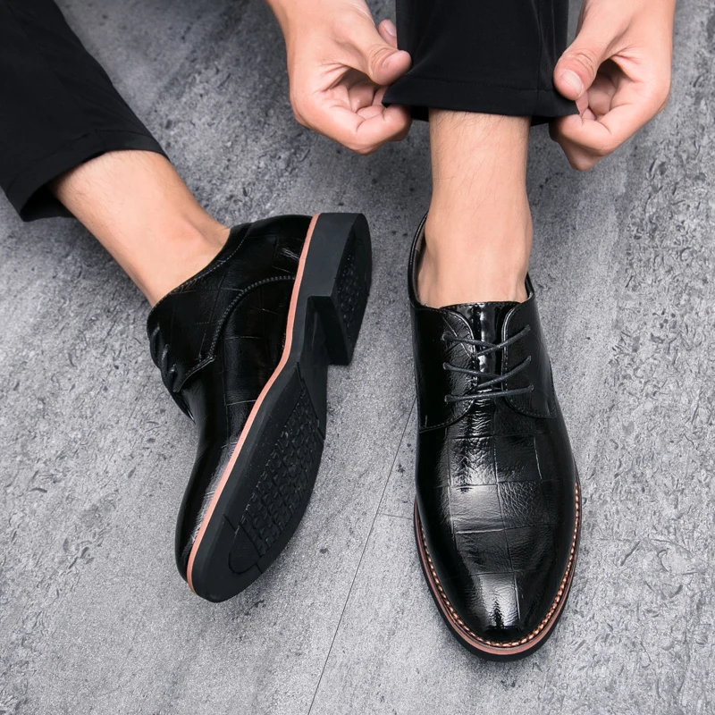 Модные мужские кожаные туфли уличные дышащие модельные с круглым носком на