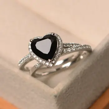 

2020 European and American Court Temperament Heart-shaped S925 Sterling Silver Black Agate Gem Ring Female Ring Bracelet Jewelry