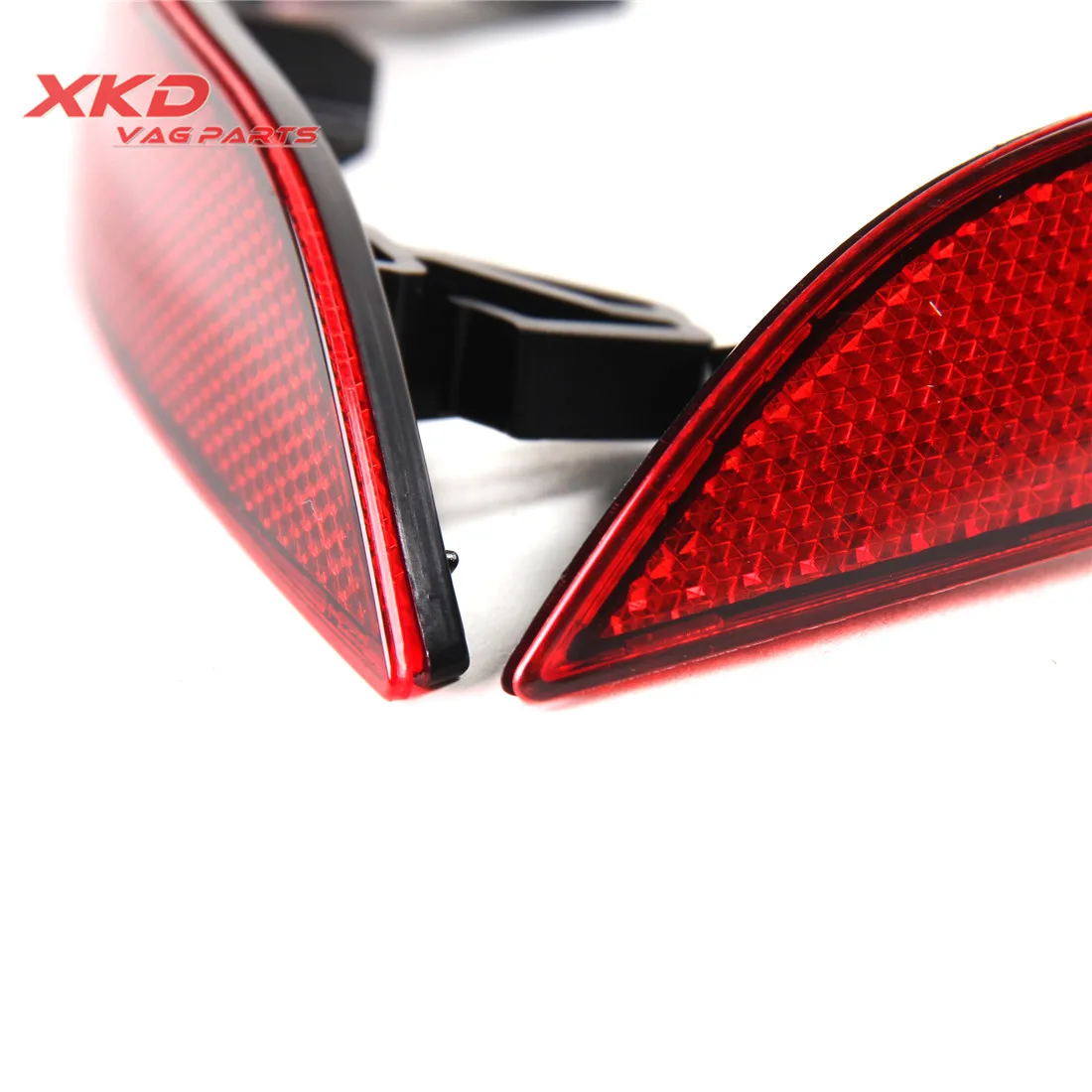 2Pcs ABS Rear Bumper Reflector Bar Lights Red Fit For 2 door Audi A3 Hatchback 8V0945105A 8V0945106A