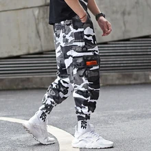 Fashion Streetwear Men Joggers Pants Loose Fit Casual Big Pocket Cargo Pants Embroidery Designer Camouflage Hip Hop Pants Men