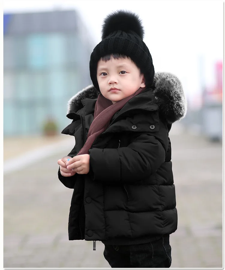 Зимнее теплое пальто с капюшоном для маленьких девочек черная верхняя одежда детская куртка, одежда для детей, пальто Модная красная одежда для мальчиков От 1 до 6 лет
