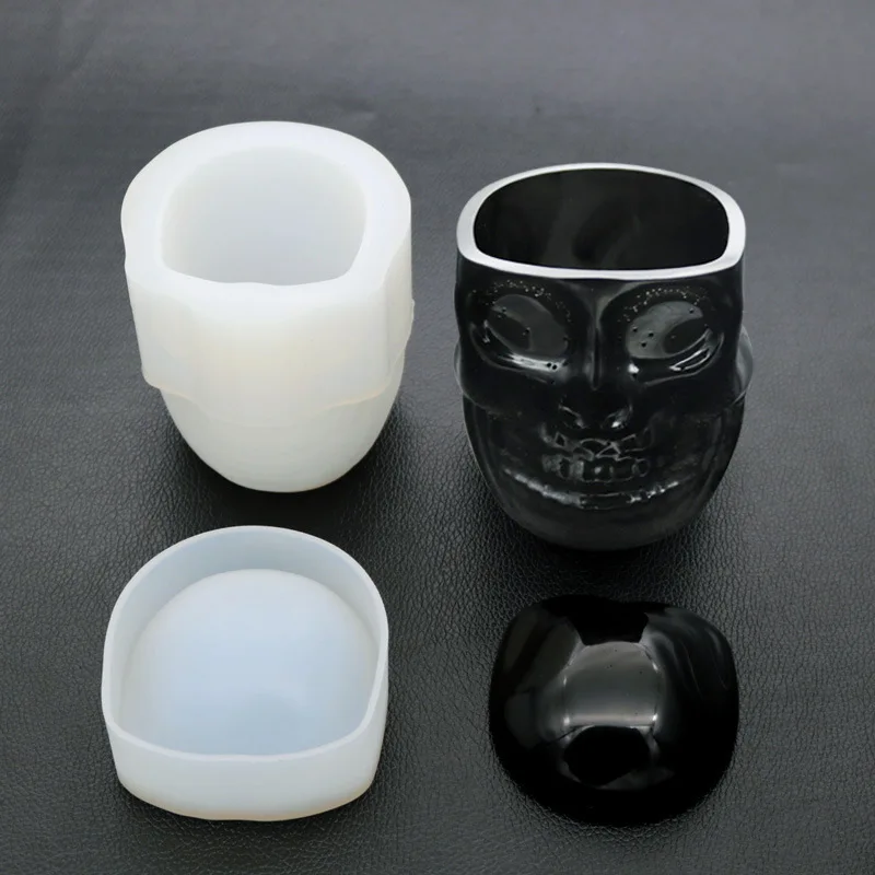 12579336803_1933632976