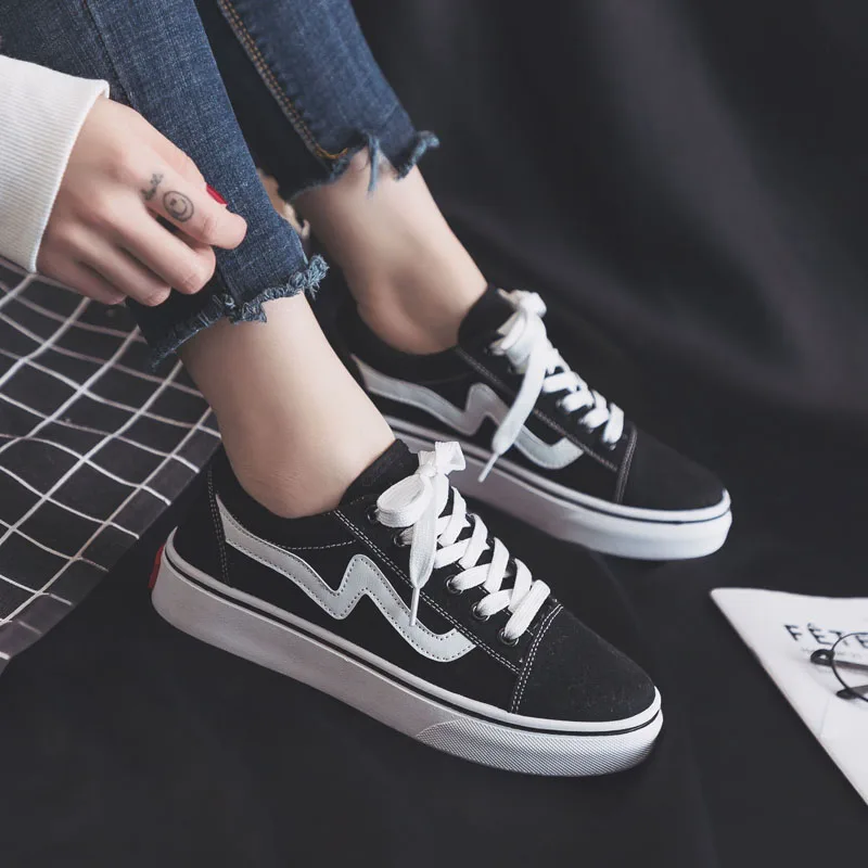 Zapatos de lona a rayas para mujer, zapatillas de Skateboarding  transpirables Ulzzang, planas, de ocio, color blanco y negro|Zapatos  vulcanizados de mujer| - AliExpress