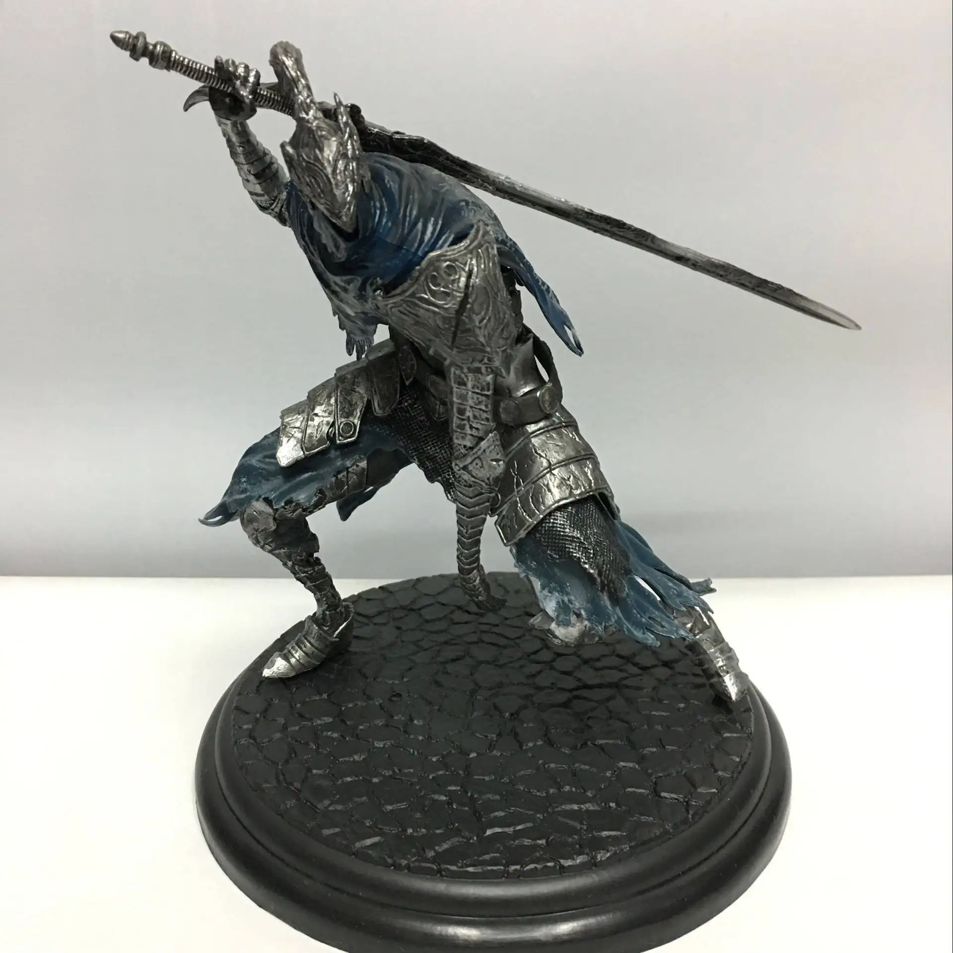 20cm Dark Souls Knight Of Astora Faraam Helm PVC Figur Modell Spielzeug Anzeige 
