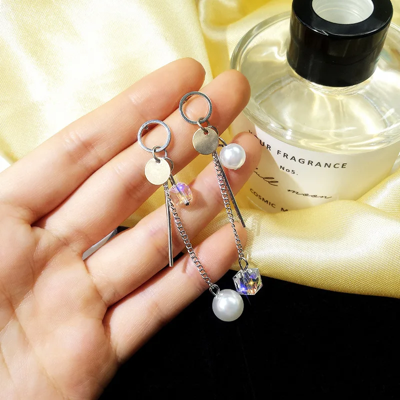 

Korean Fashion New Women's Earrings Temperament Long Geometry Tassel Asymmetrical Crystal Pearl Simple Earrings Wholesale