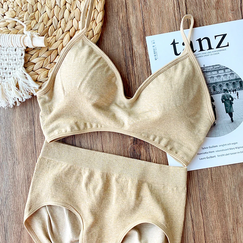 as picture show Wriufred Cotton underwear comfortable and unbound bra set sports style lingerie sets tube top rimless gathers sleep bralette - Цвет: as picture show