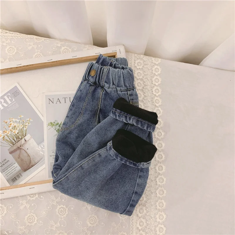 Новые Зимние Детские утепленные вельветовые джинсы для маленьких девочек и мальчиков г. Теплые повседневные брюки детские джинсы длинные штаны, WT984