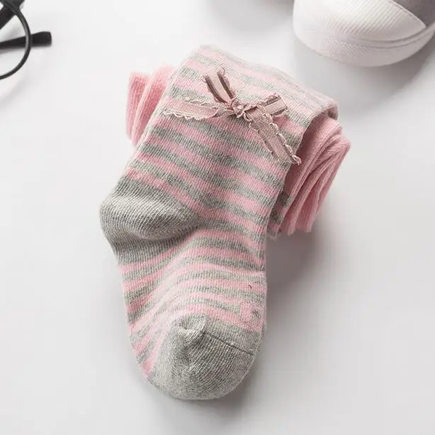 1Pinkgrey Колготки для малышей, леггинсы в полоску с бантом для девочек, Хлопковые вязаные колготки для маленьких девочек на весну-осень - Цвет: 1Pinkgrey