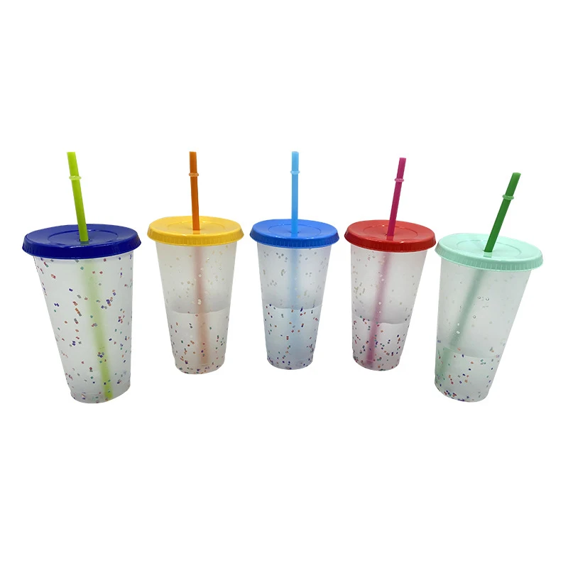 Novo 700ml temperatura mudança de cor copos mágicos confetes reutilizáveis plástico com tampa e palha copo para bebidas frias acessórios do copo