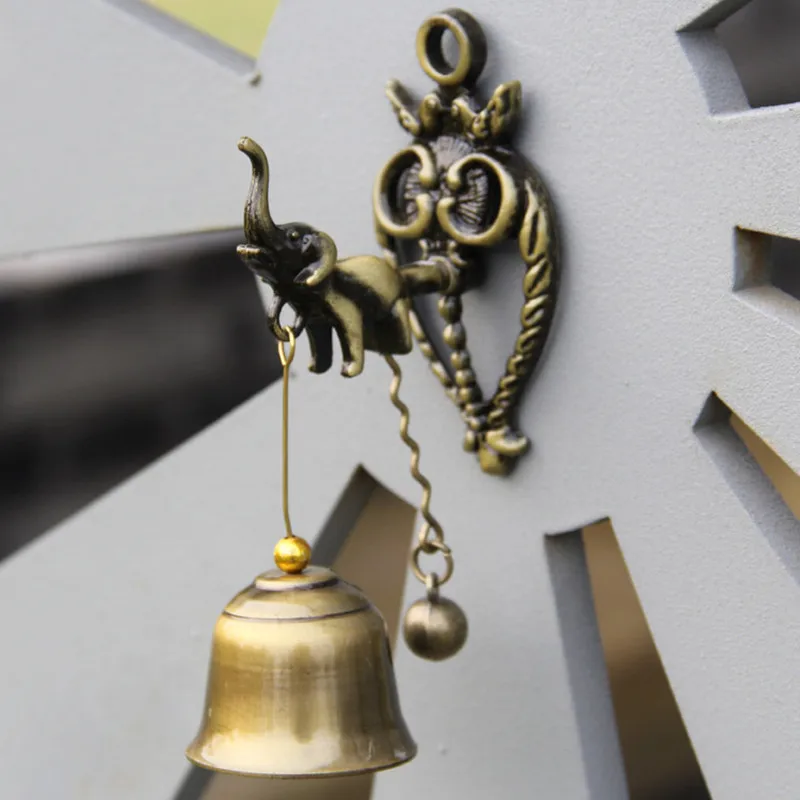 

Metal Iron Bell Wind Chime Retro Animal Doorbell Wall Hanging Decoration Horse Elephant Owl Shape