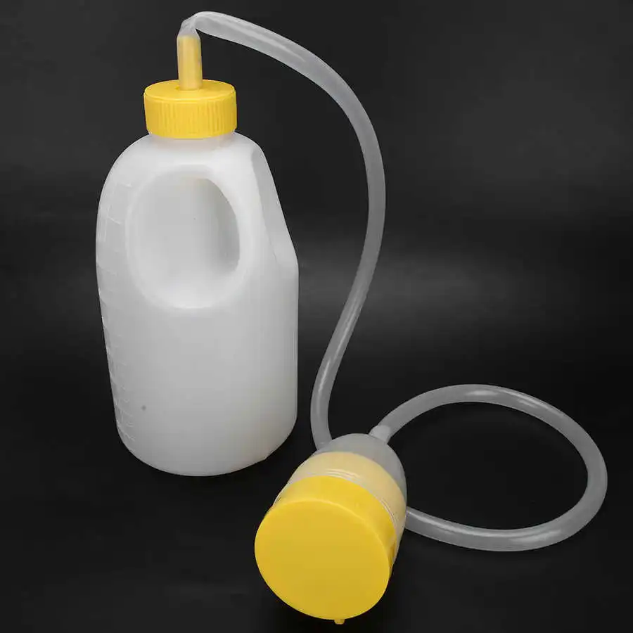 1700ML Men Male Large Capacity Urinal Pee Bottle Elderly Bedridden Patients Potty with Pipe for Bedroom Car Use Health Care