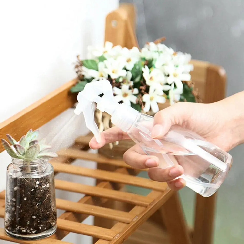 

200 ML Empty Plastic Refillable Dispense Spray Bottle Lightweight Grip Trigger Head Moisturizing Cosmetics Bottled Home Travel